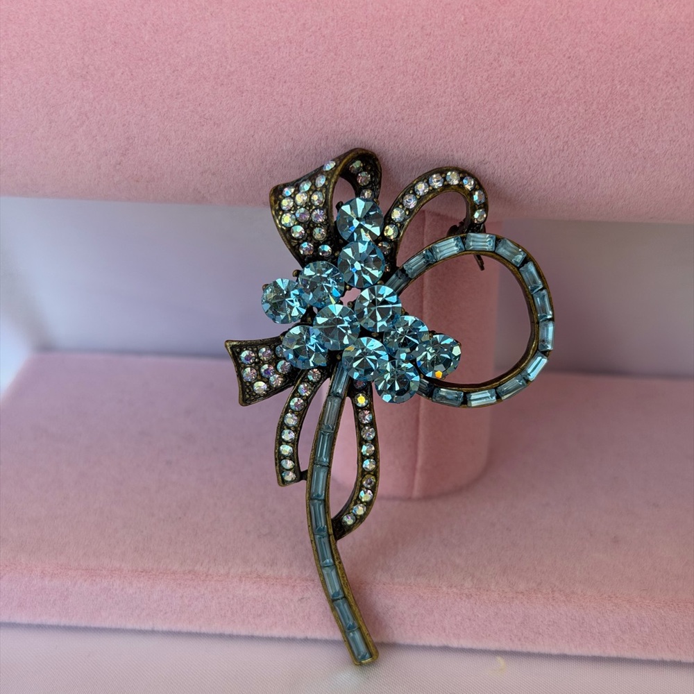 Vintage Unsigned Blue & Clear Rhinestone Bow Brooch, Antiqued Brass Tone Floral